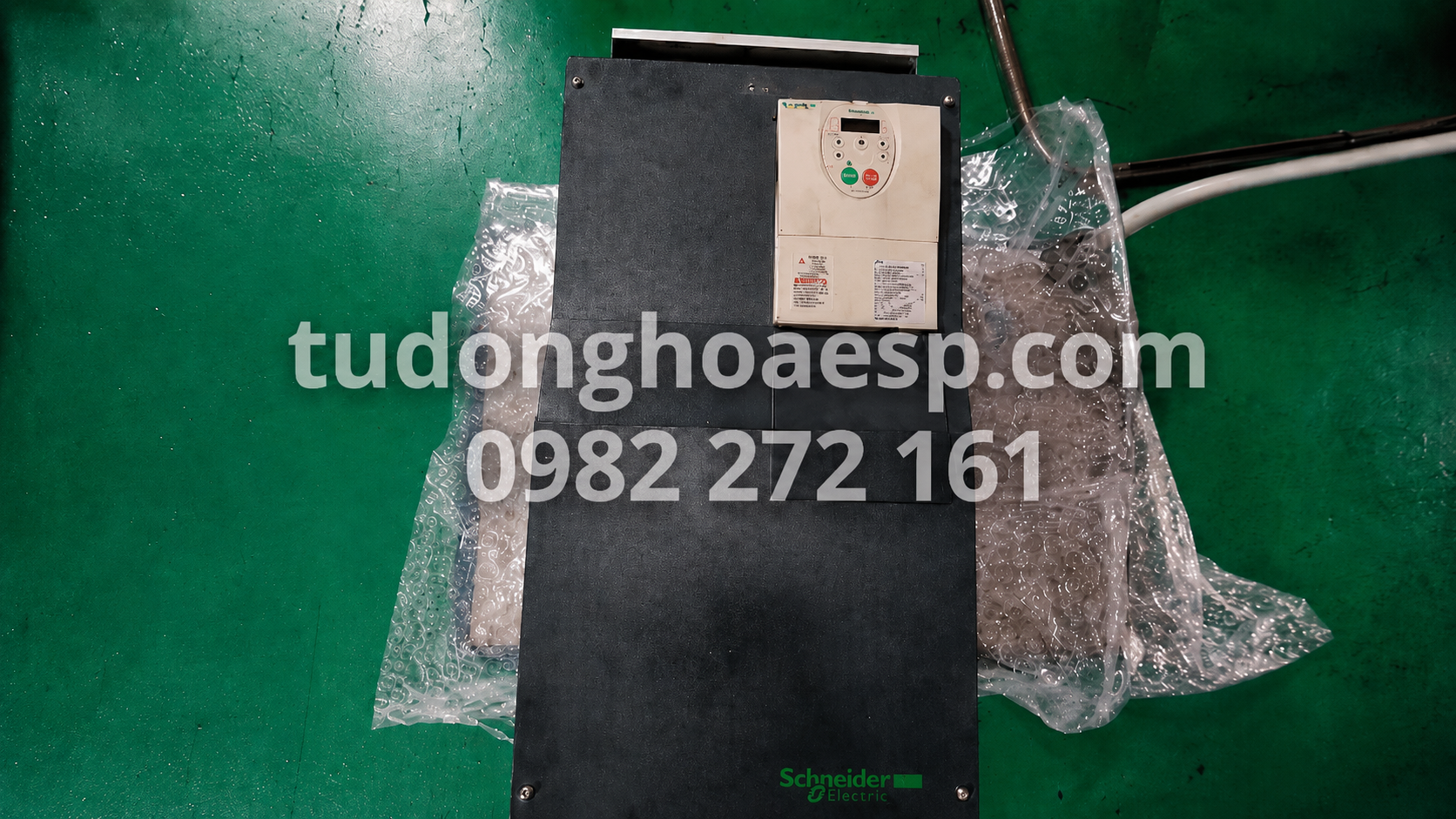 Bo mạch biến tần Schneider ATV212 dùng minh họa đường biến tần trong mạch bypass