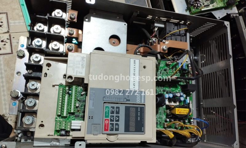 Checklist kiểm tra nguồn motor tải và tủ điện của biến tần Yaskawa E1000
